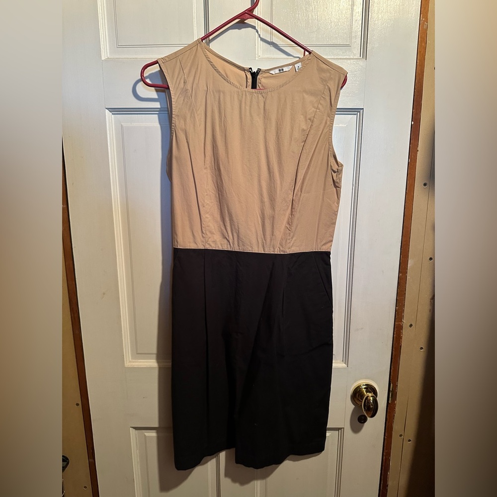 Uniqlo Sleeveless Colorblock Midi Dress in Beige and Black